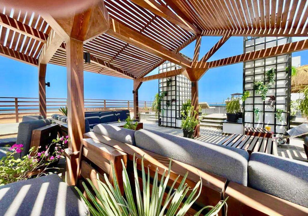 Sanctuary Sunlit Hurghada Haven With 4 Pools, Rooftop Sunsets & Gourmet Bites Steps Away Bagian luar foto